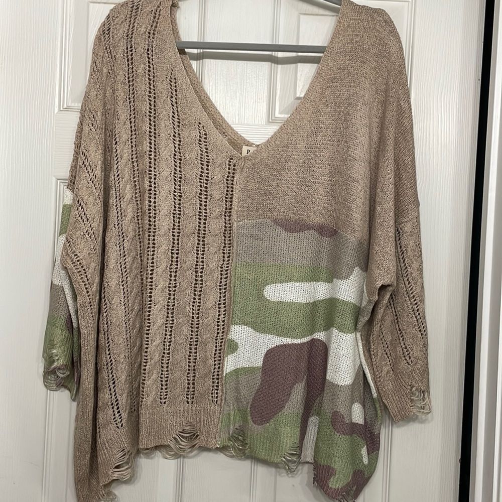 Gorgeous POL OVERSIZED TAN/ CAMOUFLAGE DISTRESSED SWEATER MEDIUM (XL/12/14)